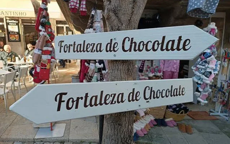 Carteles indicadores fortaleza chocolate Valença Navidad